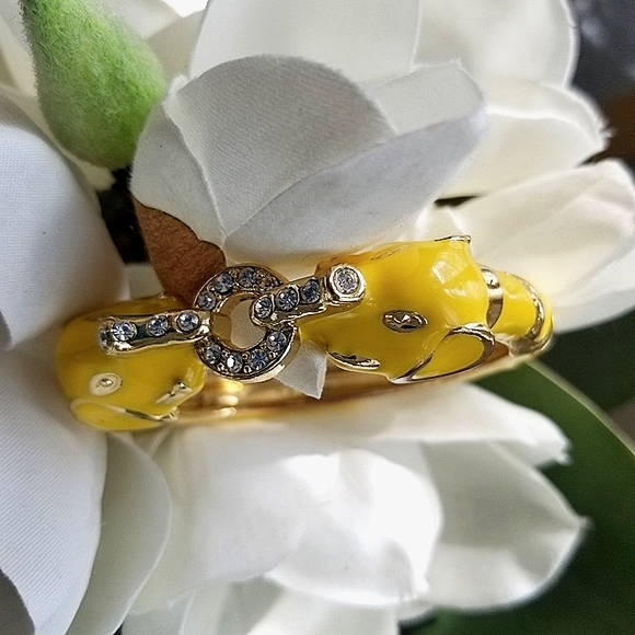 Vintage Elephant Cuff Bangle Bracelet - Picture 8 of 12